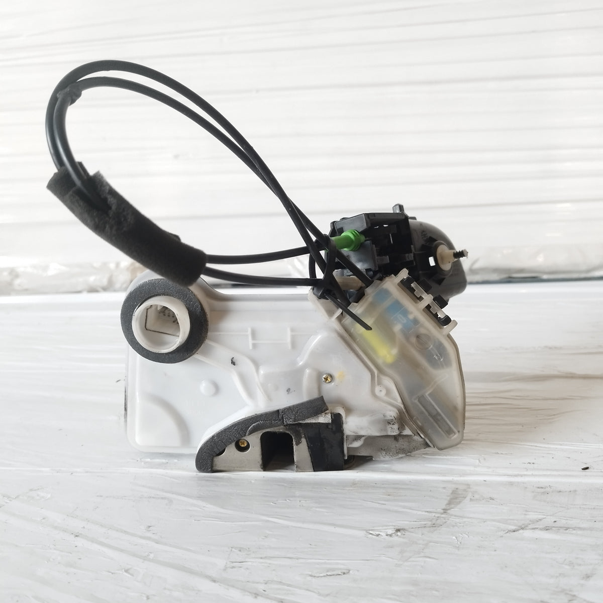 Serratura anteriore sx Toyota Aygo II (AB40) 2014-2018 ecoAC17573