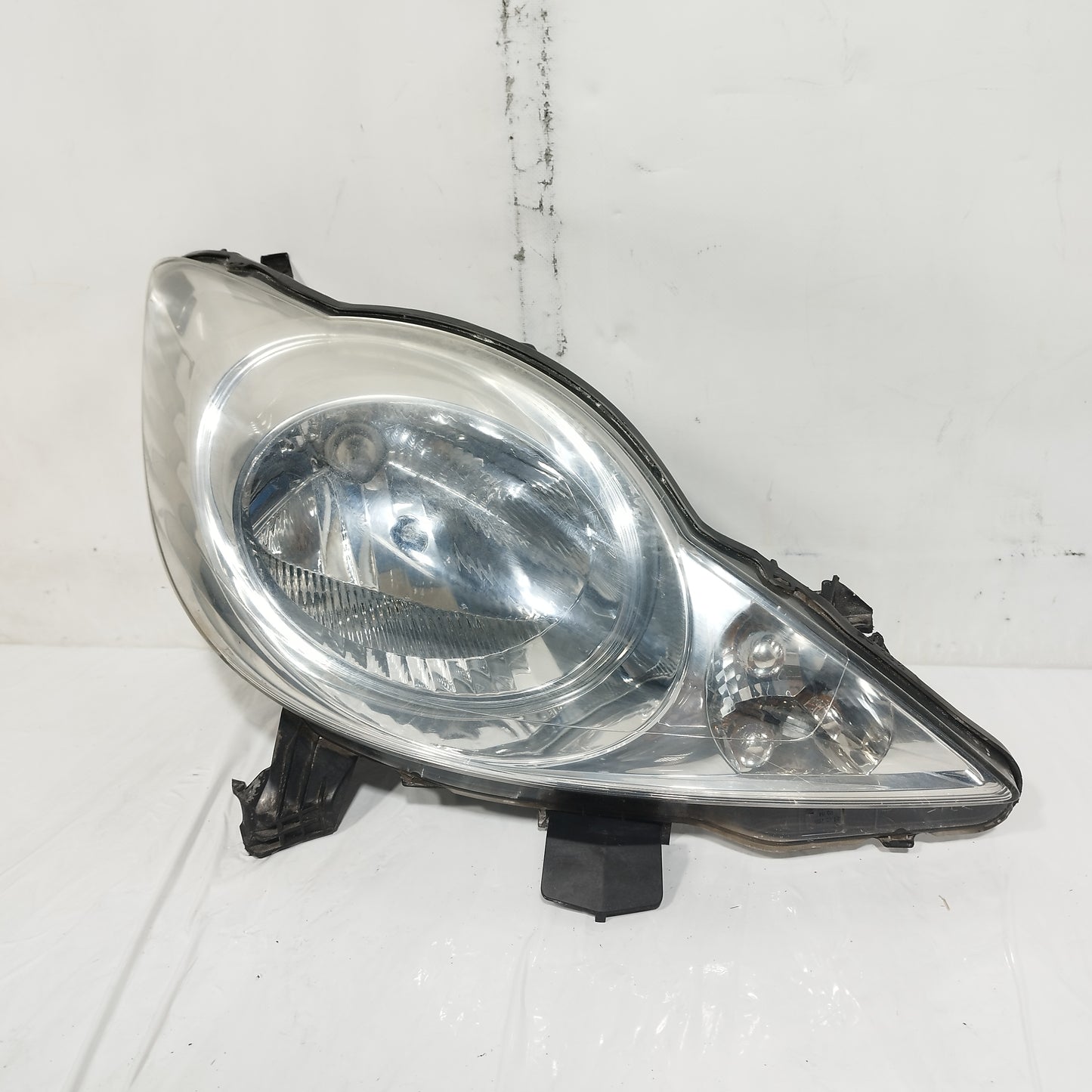 Fanale anteriore dx Peugeot 107 2007 Cod: 89033104 ecoAC15009