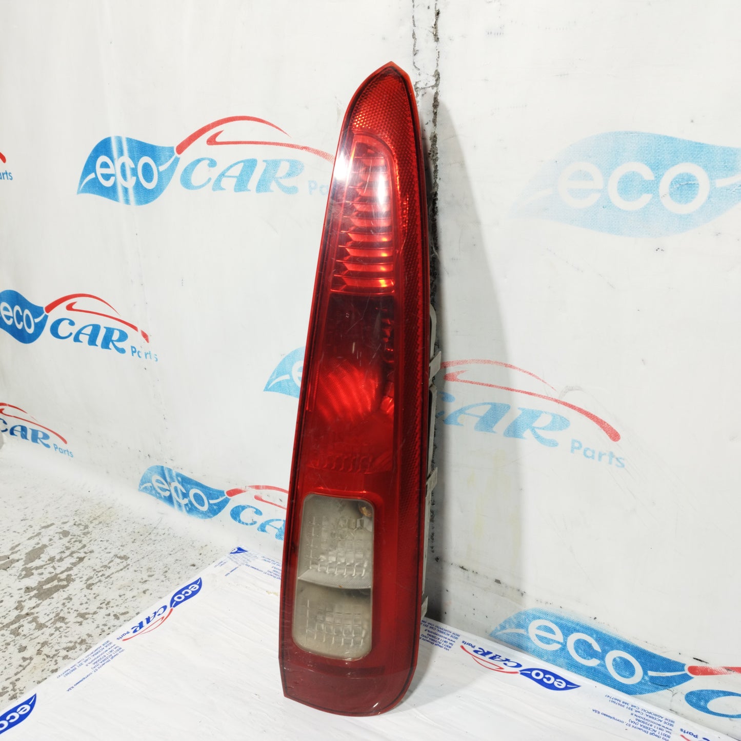 Ford Fusion 2004 ecoAC10648 Right Rear Light