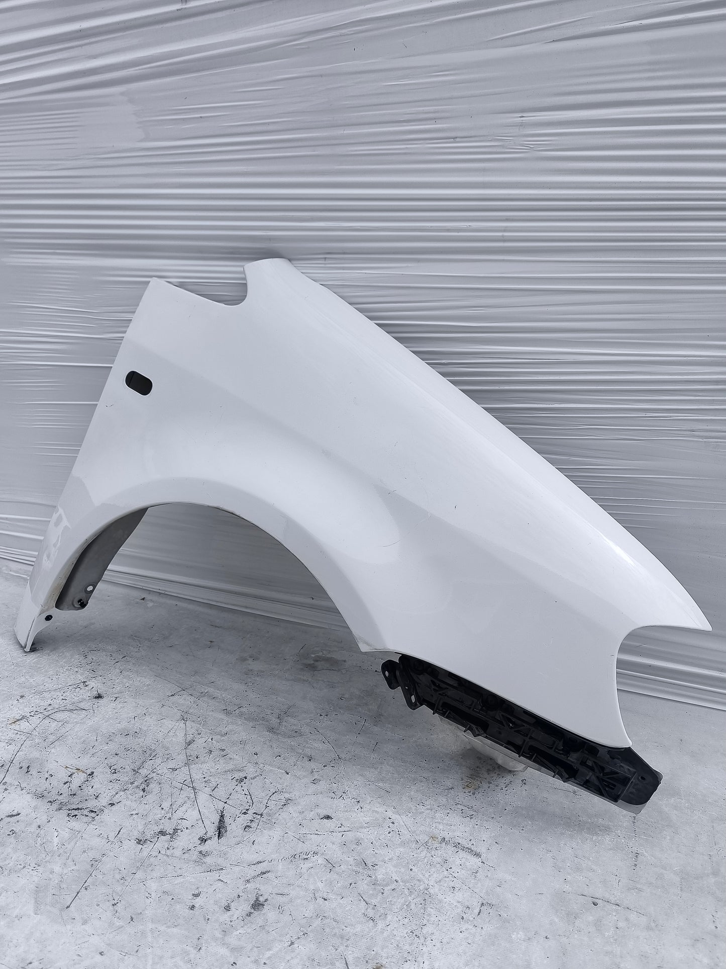 Parafango dx Volkswagen Caddy bianco anno 2004-2010 ecoAG8231