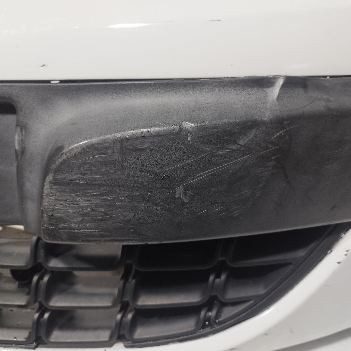 Paraurti anteriore bianco Opel Corsa D 2012 ecoAC13004