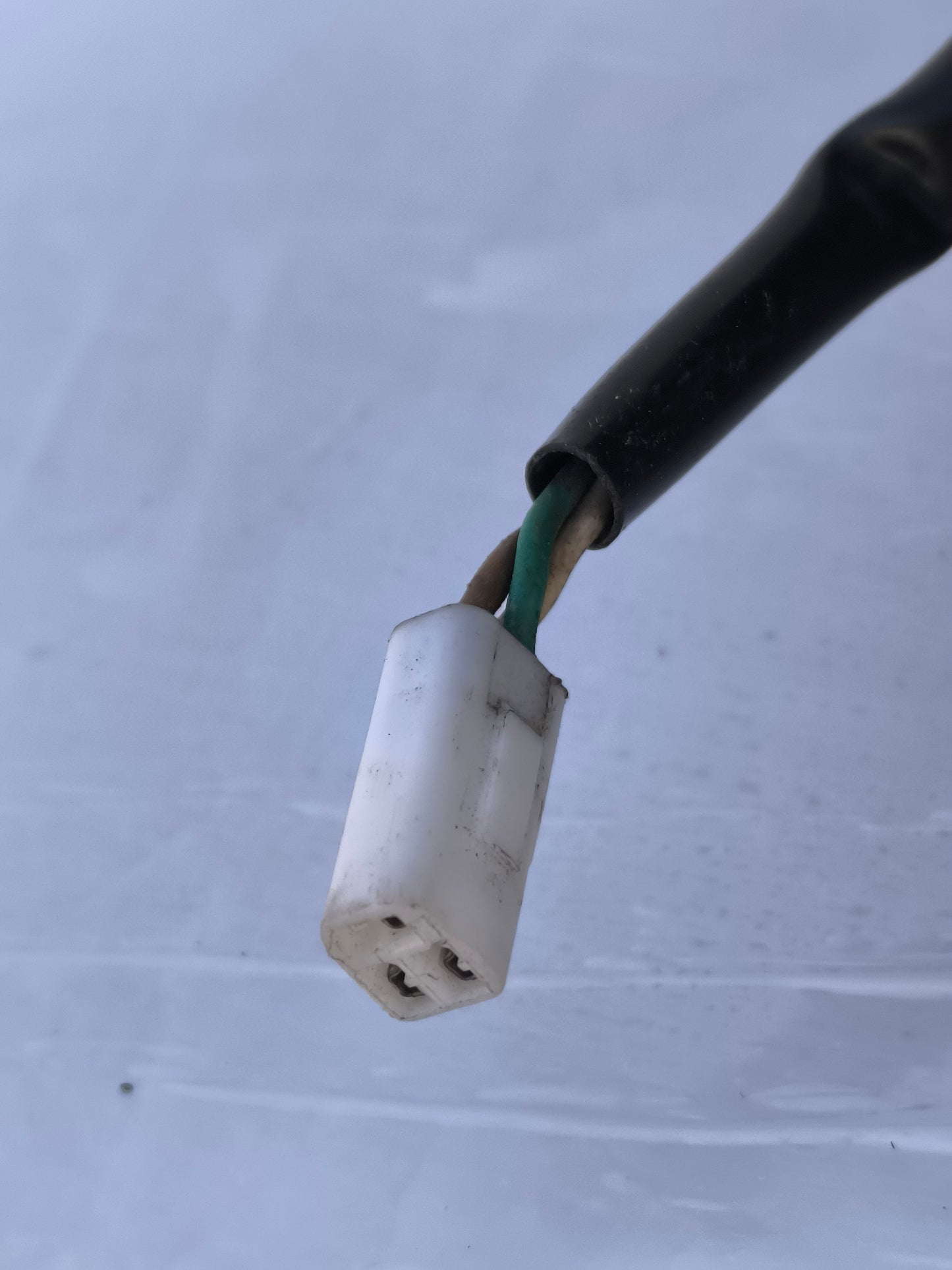 Grüner elektrischer Außenspiegel links für Suzuki Vitara, Baujahr 1992, Stecker mit 3 Kabeln, leicht verkratzt, ecoAG632