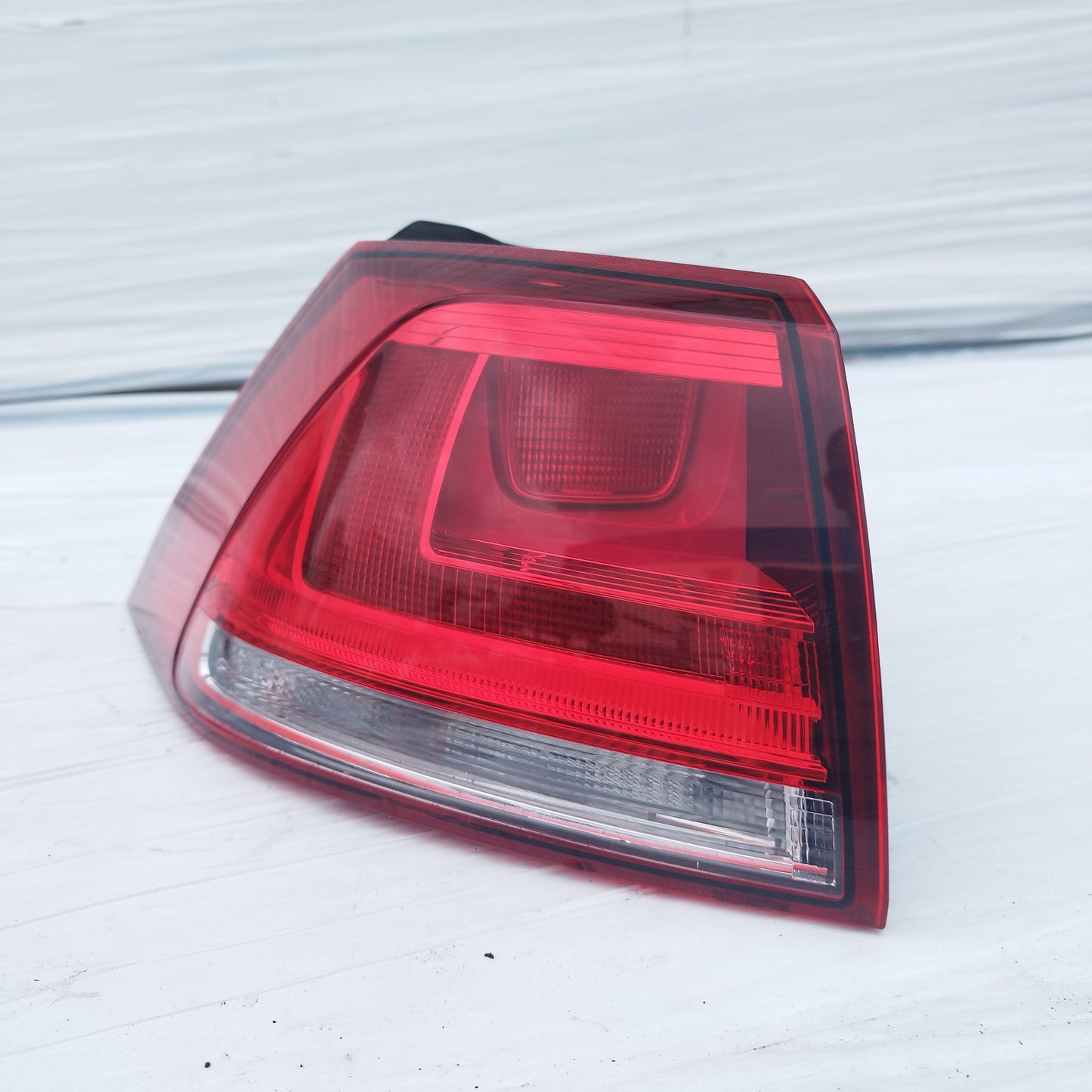 Fanale posteriore esterno sx a led Volkswagen Golf 7 (5G) 2013-2017 cod: 5G0945095M ecoDM105