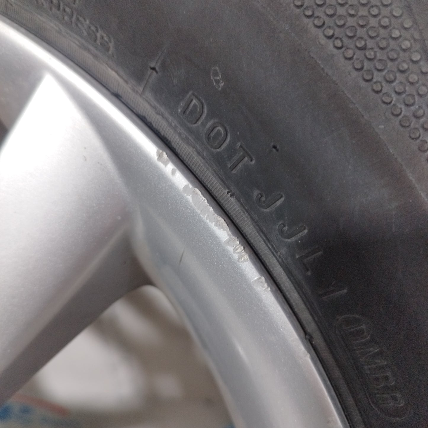 Komplette Leichtmetallfelgen mit Reifen Hyundai IX35 2011 225/60 R17 ecoAC9911