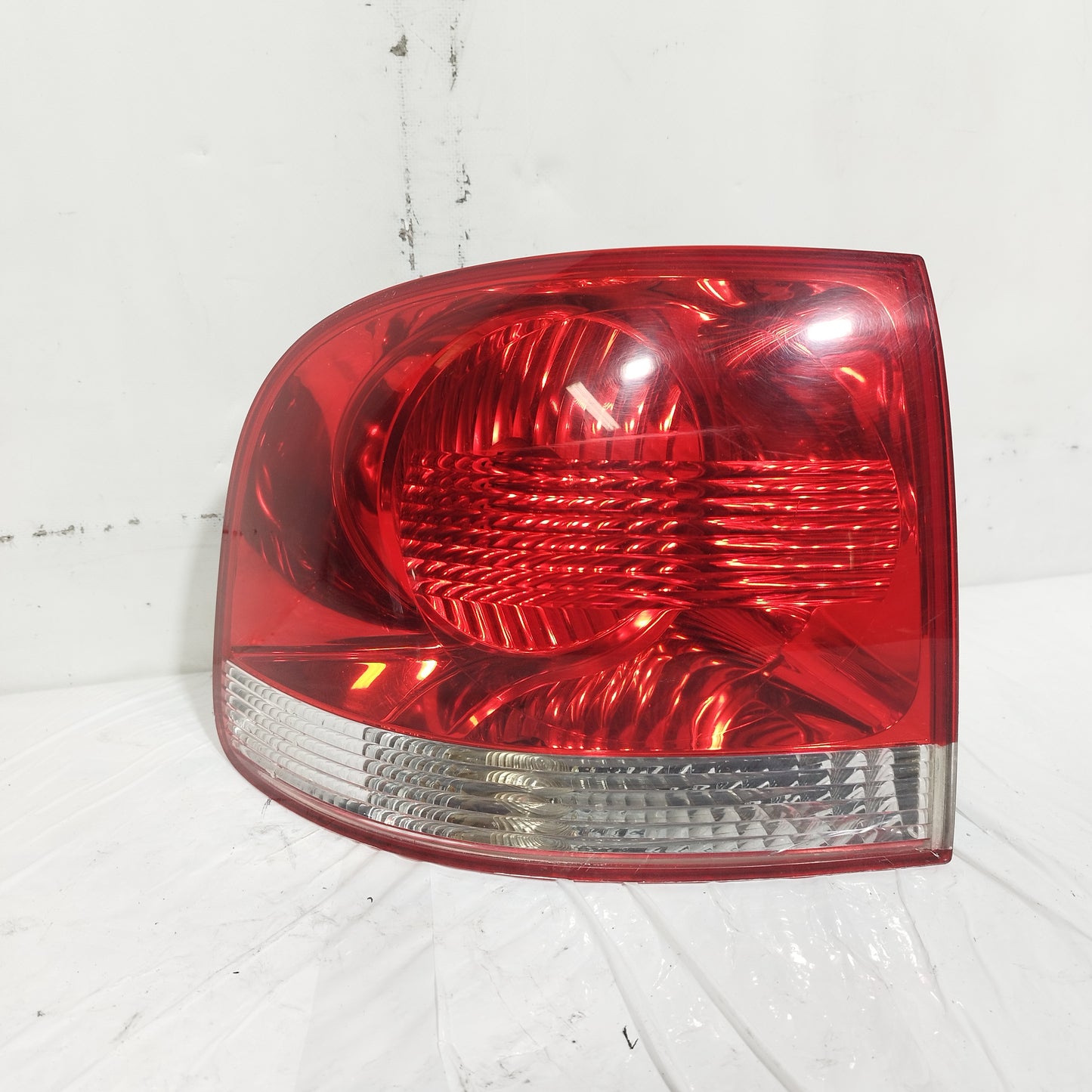 Fanale posteriore sx Volkswagen Touareg 2003 ecoAC15127