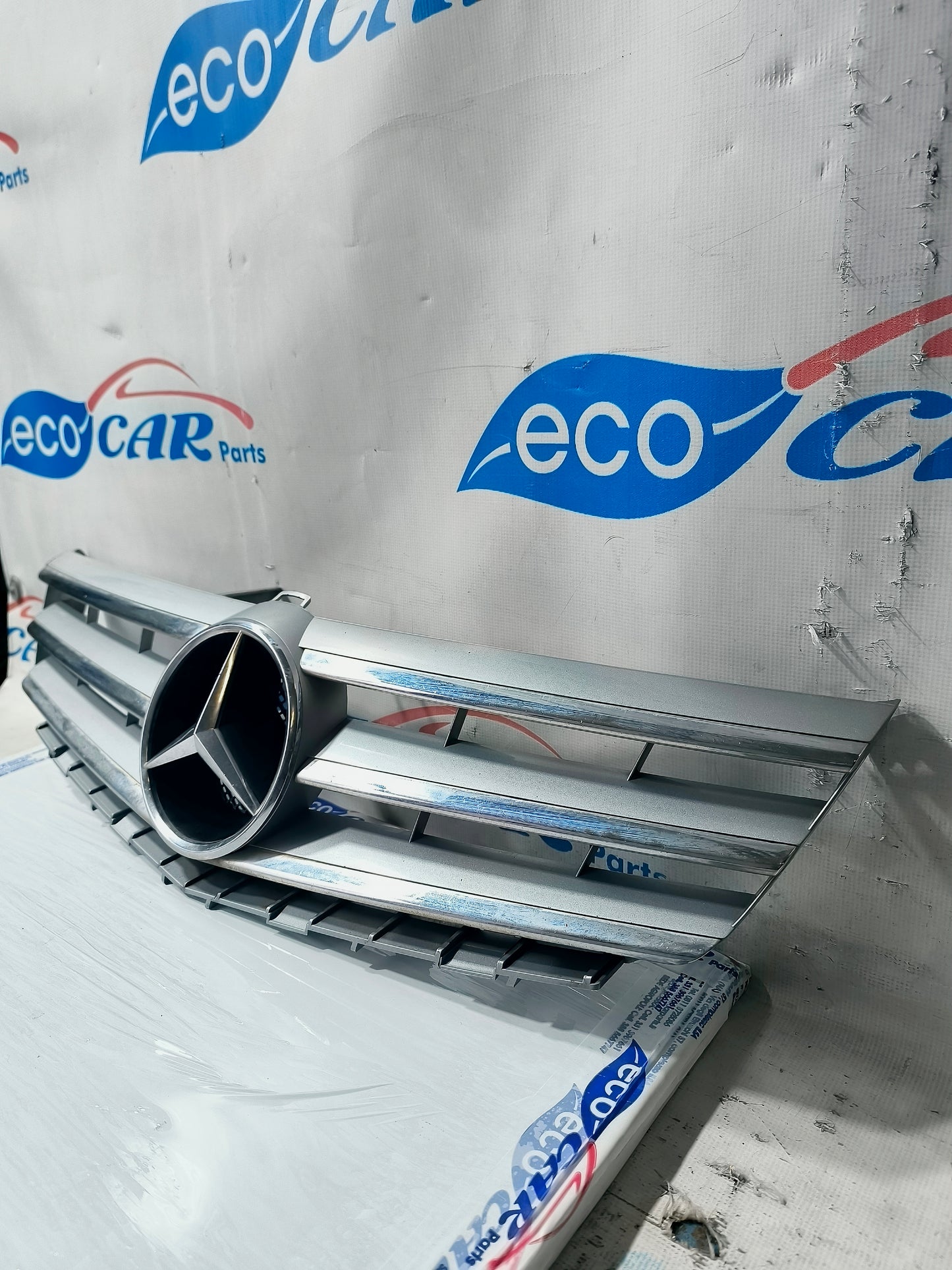 Mercedes A-Class w169 silver grey front grille Cod. A1698881360 ecoAG6209 slightly scratched and chrome plating with signs of wear