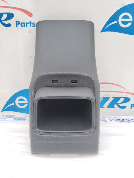 Zentrales Ablagefach hinten mit USB-Anschlüssen MG ZS 2022 Cod.10707735 ecoAG5337
