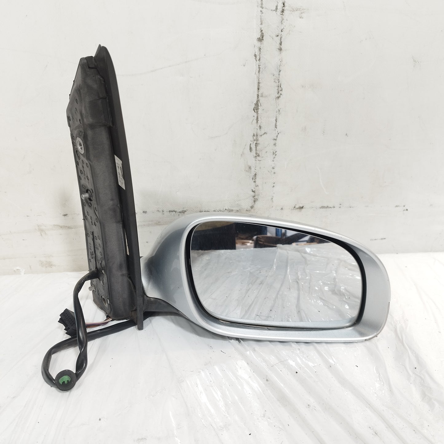 Specchietto elettrico anteriore dx grigio Volkswagen Touran (1T1 / 1T2 / 1T3) 2003-2010 6 fili ecoAC16515