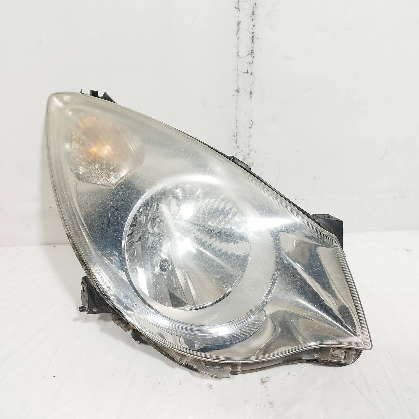 Fanale anteriore dx Opel Agila 2008-2014 cod: 35100- 52k00 ecoAC14840