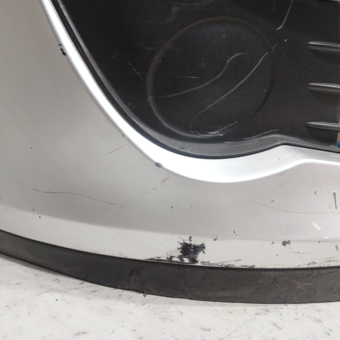 Front bumper silver grey Renault Clio 2007 ecoAC8336