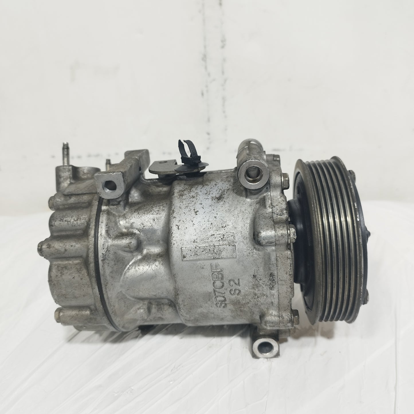 Compressore a / c Citroen C4 Grand Picasso 1.6 HDI 2006-2013 2 pin cod: 9671216780 ecoAC15497