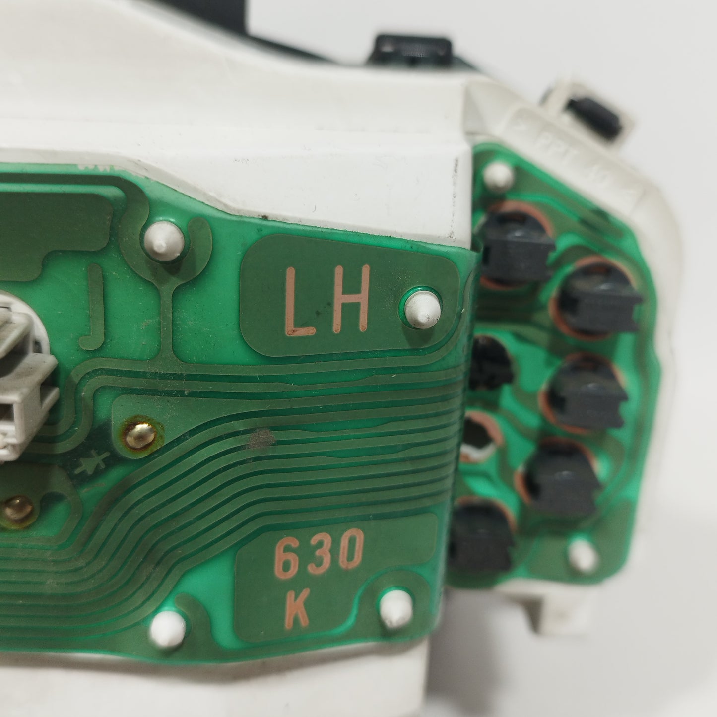 Toyota Yaris 2003 Instrumentencluster-Code: 630K ecoAC11520