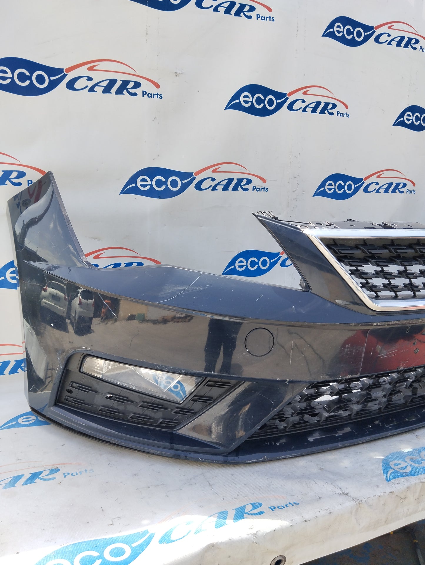 Dark blue front bumper Seat Leon 2016 ecoAG4595
