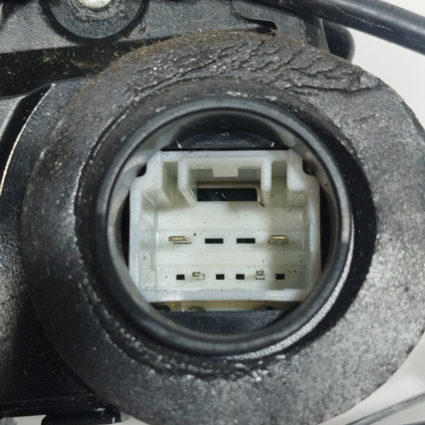 Rear left lock Toyota RAV 4 2015 4 Pin ecoAC11444