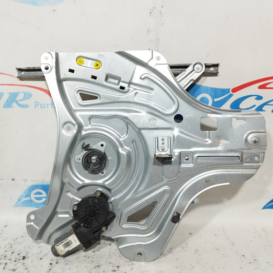 Gepäckträger vorne rechts Hyundai IX35 2011 Code: 402390B ecoAC9936