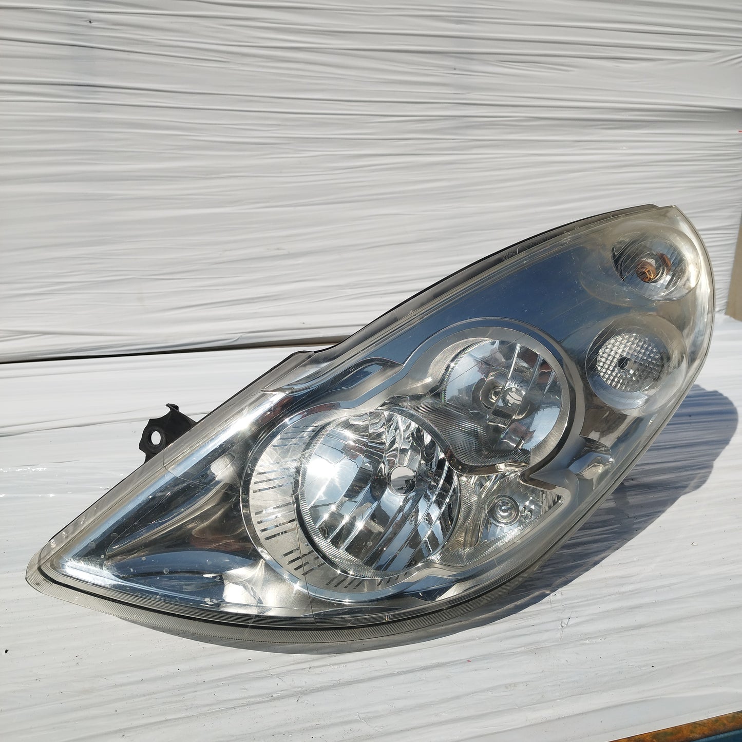 Fanale anteriore sx Opel Movano 2012 cod: 260600049r ecoDM046