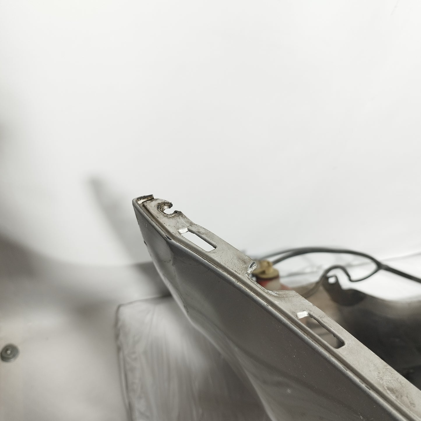 Renault Clio 2010 ecoAC12039 silbergraue Heckstoßstange