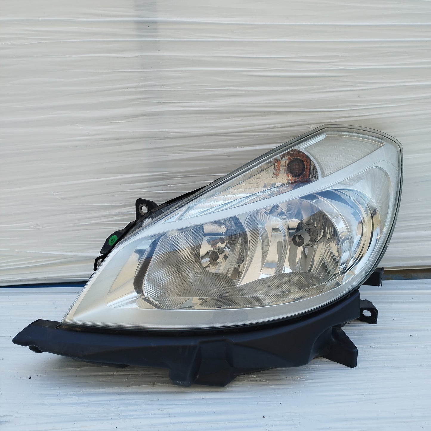 Fanale anteriore dx Renault Clio 2008 cod: 8200244889 ecoDM074