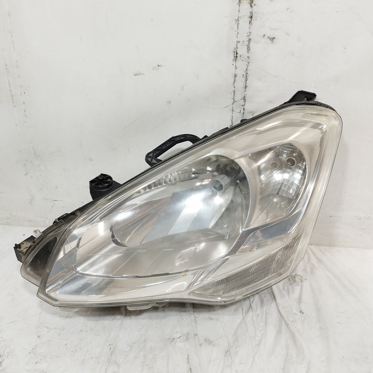 Fanale anteriore sx Citroen Berlingo B9 2008-2014 cod: 89318031 ecoAC16782