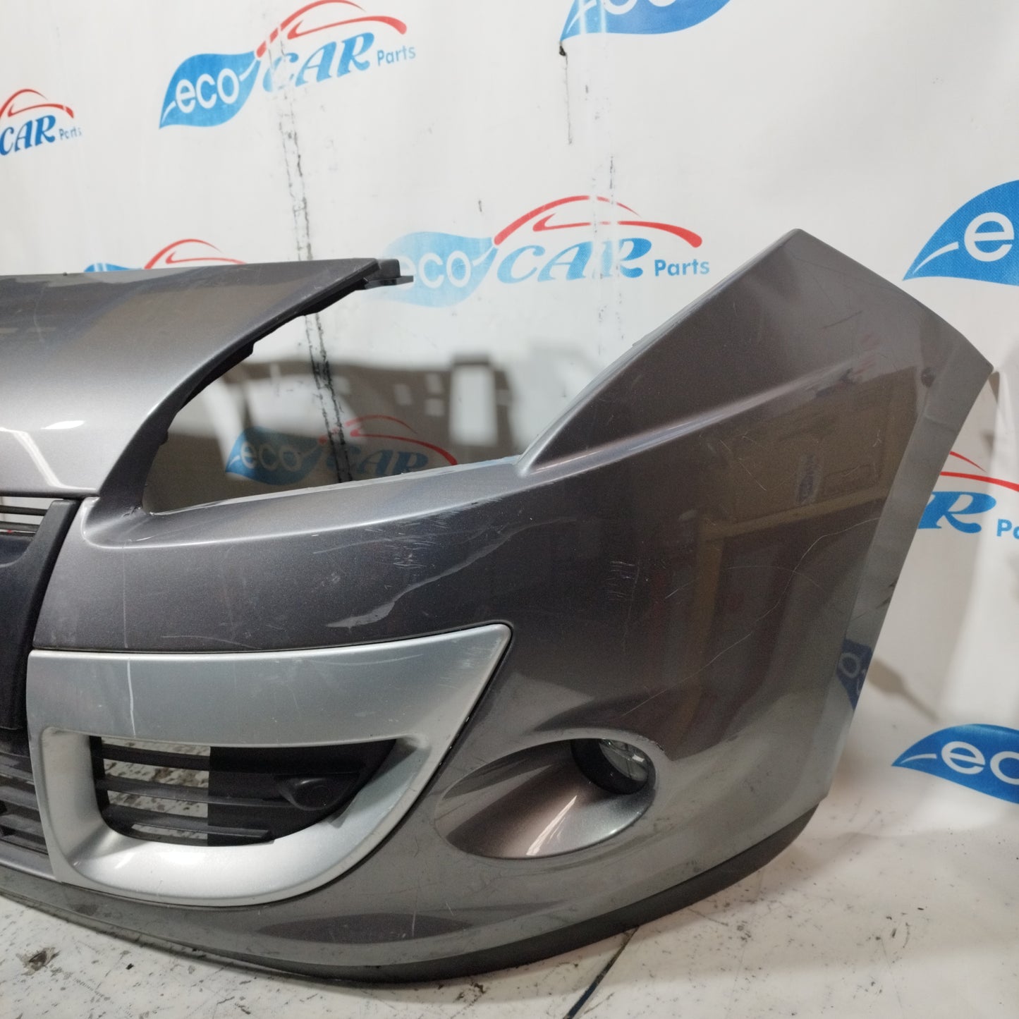 Dark grey front bumper Renault Scenic 2011 ecoAC10381