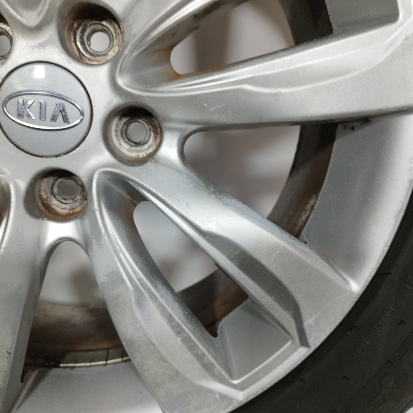 Alloy Wheels with Tires Kia Sorento 2012 ecoAC11656