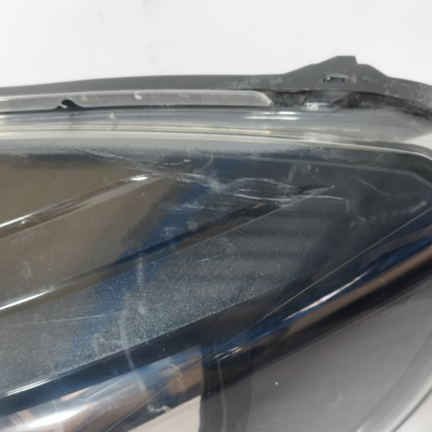 Renault Twingo 2012 Linker Frontscheinwerfer Code: 90004093 ecoAC13431