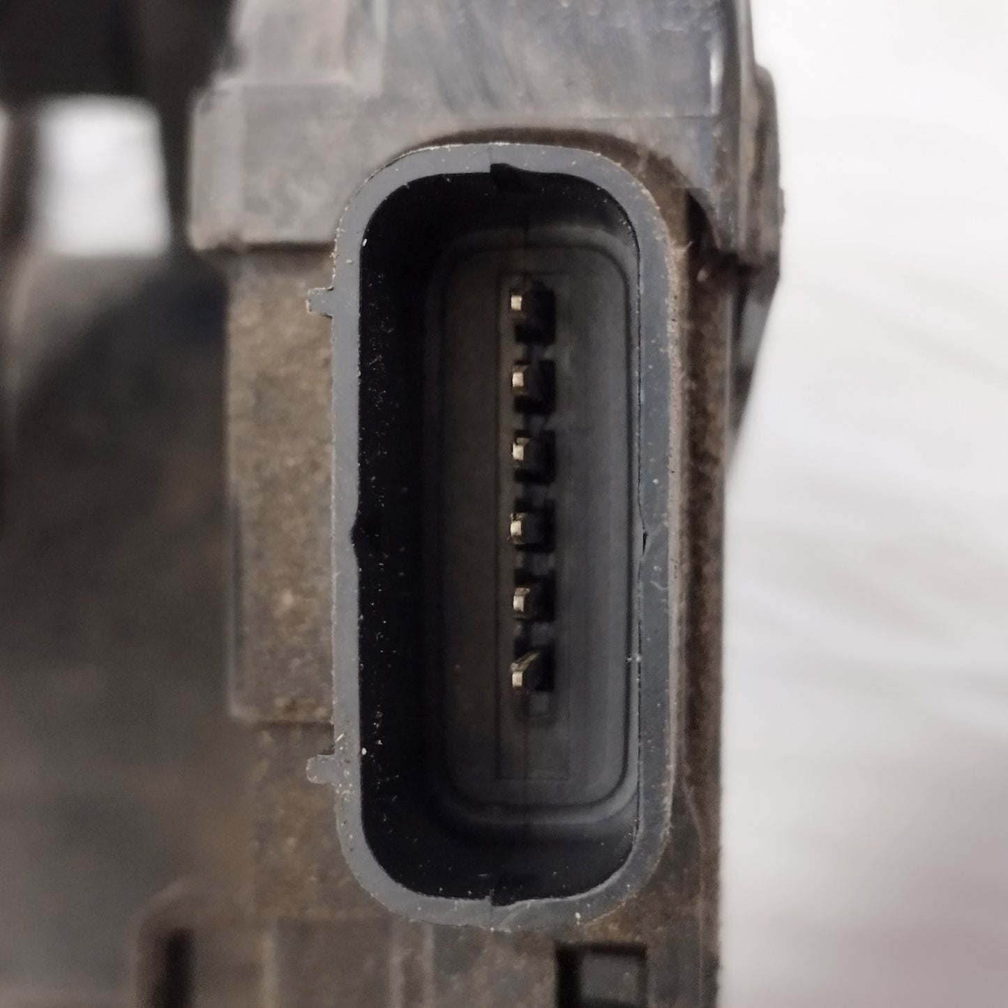 Serratura posteriore dx Hyundai IX20 2011 6Pin Cod: 81420-1K000 ecoAC13486