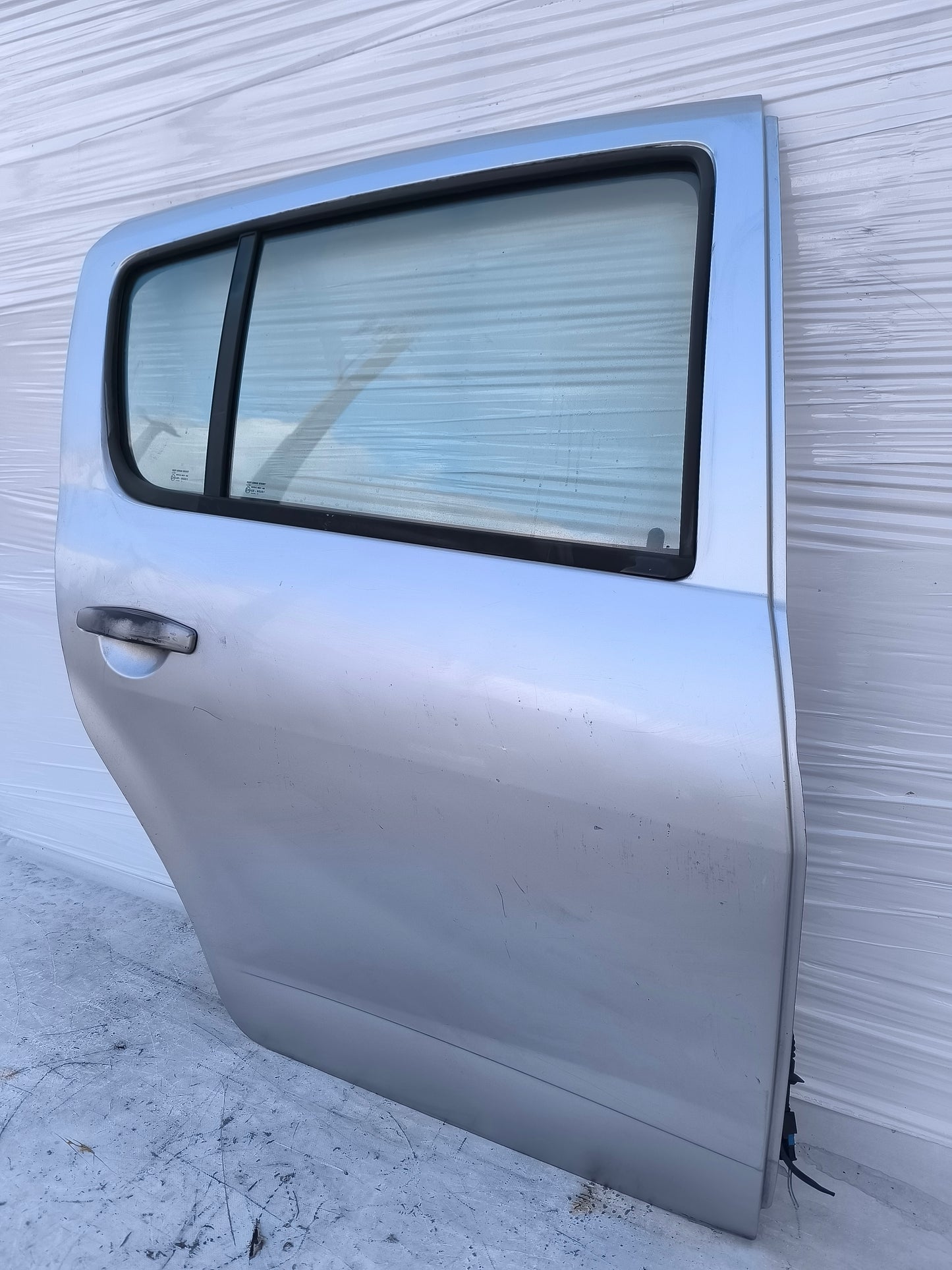 Sportello posteriore dx grigio argento Dacia Sandero I (BS) anno 2008-2012 ecoAG8042