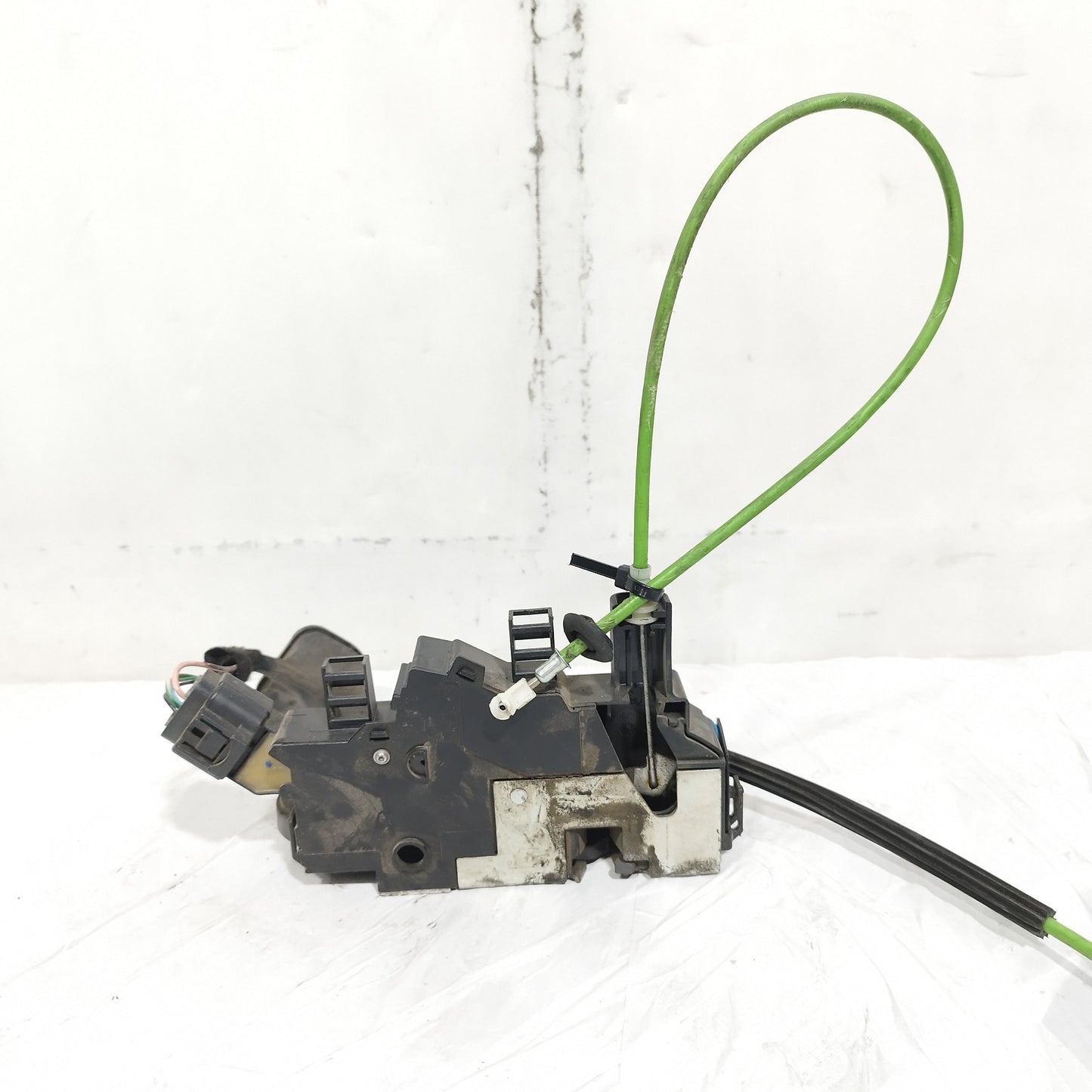 Serratura anteriore dx Lancia Musa (350) 2004-2012 6 pin cod: 51758532 ecoAC16107