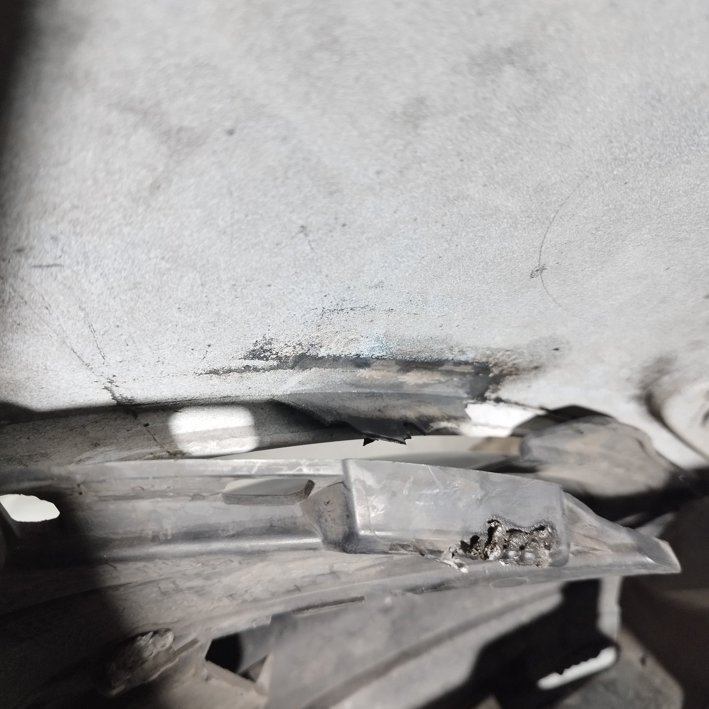 Paraurti anteriore bianco Peugeot 207 2006-2009 ecoAC15173