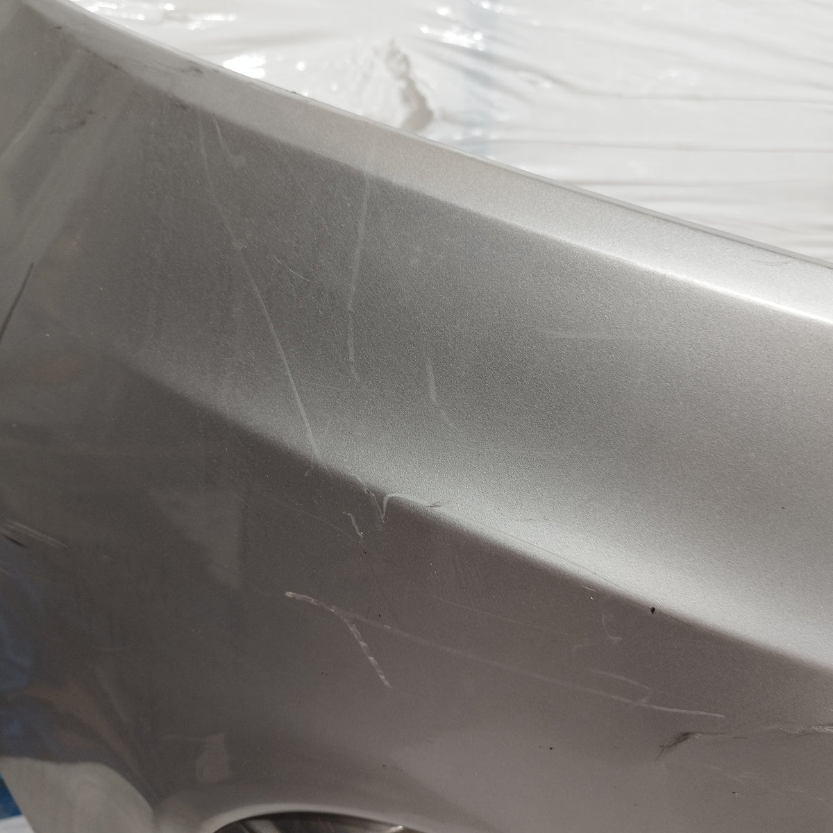 Paraurti anteriore grigio Ford Fiesta (MK6) 2008-2015 ecoAC16943