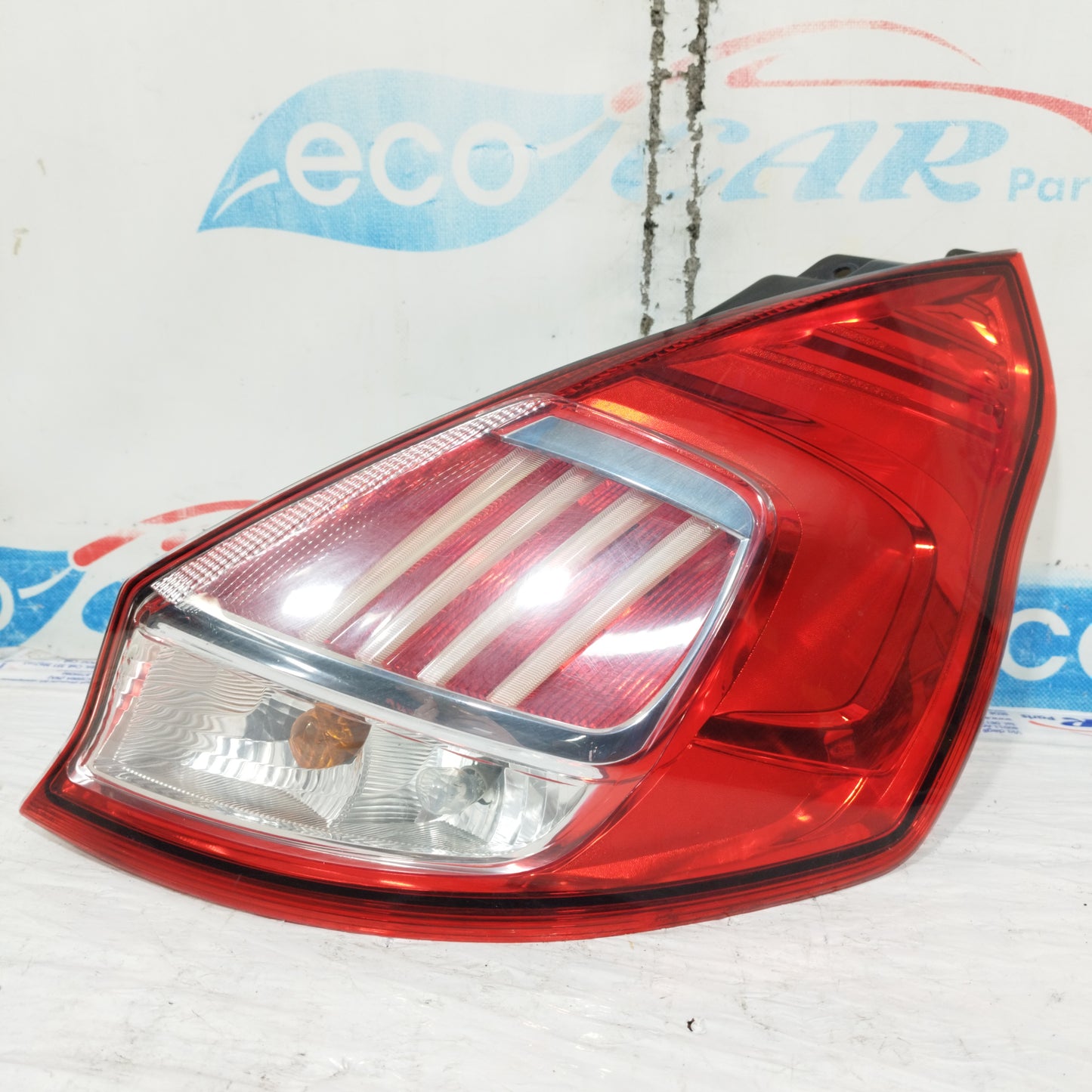 Ford Fiesta 2015 ecoAC10943 right rear light