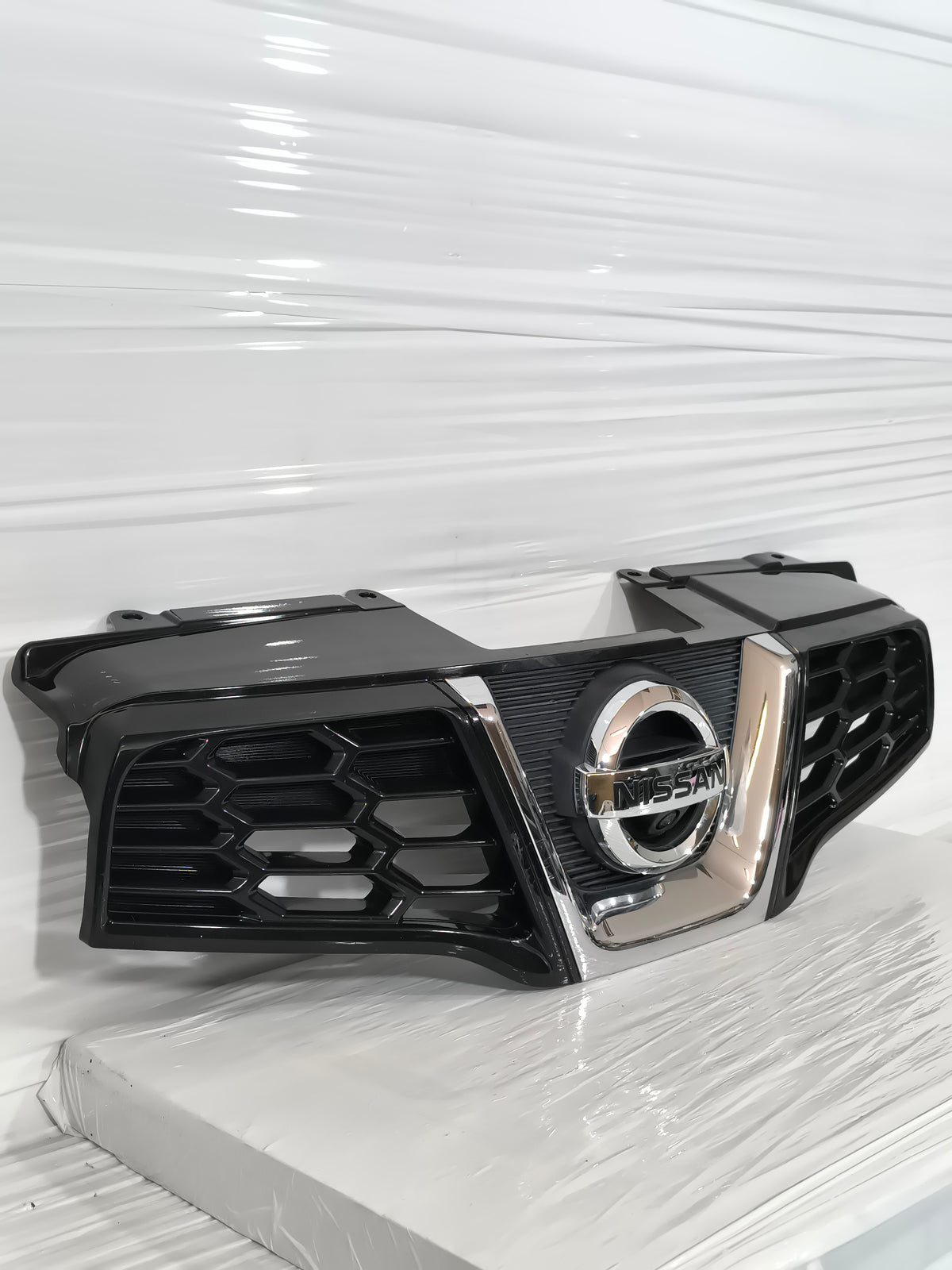 Mascherina anteriore Nissan Qashqai (J10) 2010-2013 Resyling cod: A0455283 ecoAG9774