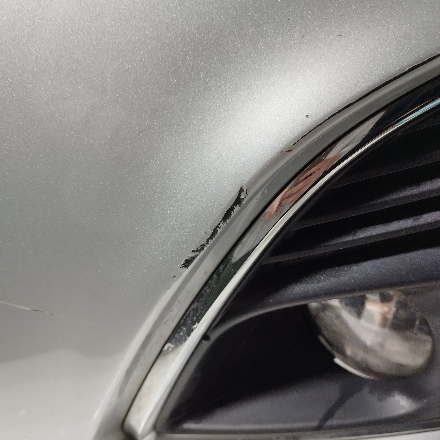 Paraurti anteriore grigio Chevrolet Cruze 2010 ecoAC14282