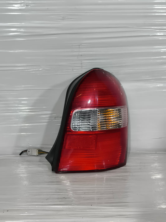 Fanale posteriore dx Mazda 323 Hatchback anno 1998-2000 5 p ecoAG9850