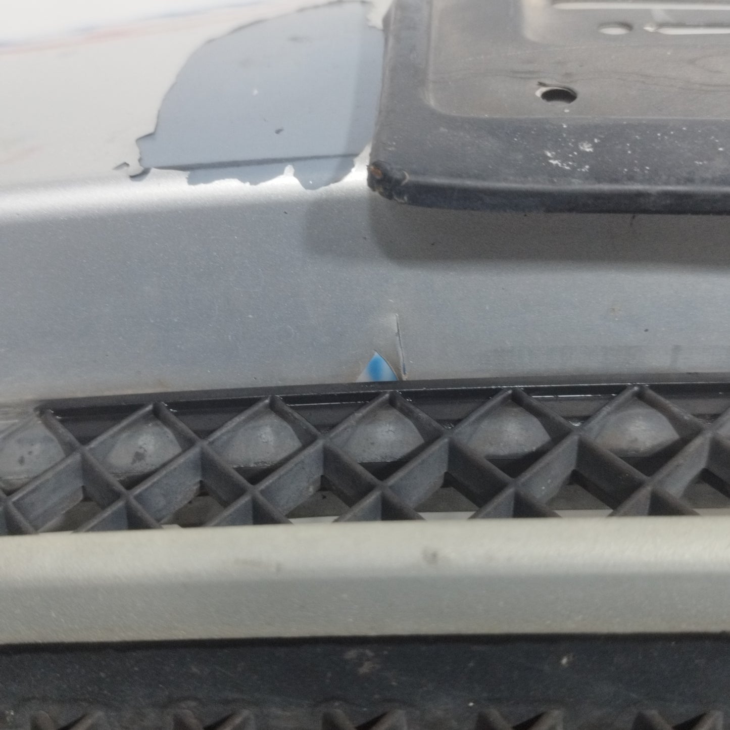 Paraurti anteriore grigio argento Bmw Serie 1 2010 ecoAC11197