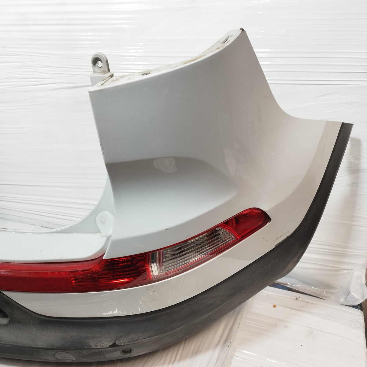 Paraurti posteriore bianco Kia Sportage III (SL) 2010-2013 ecoAC17304