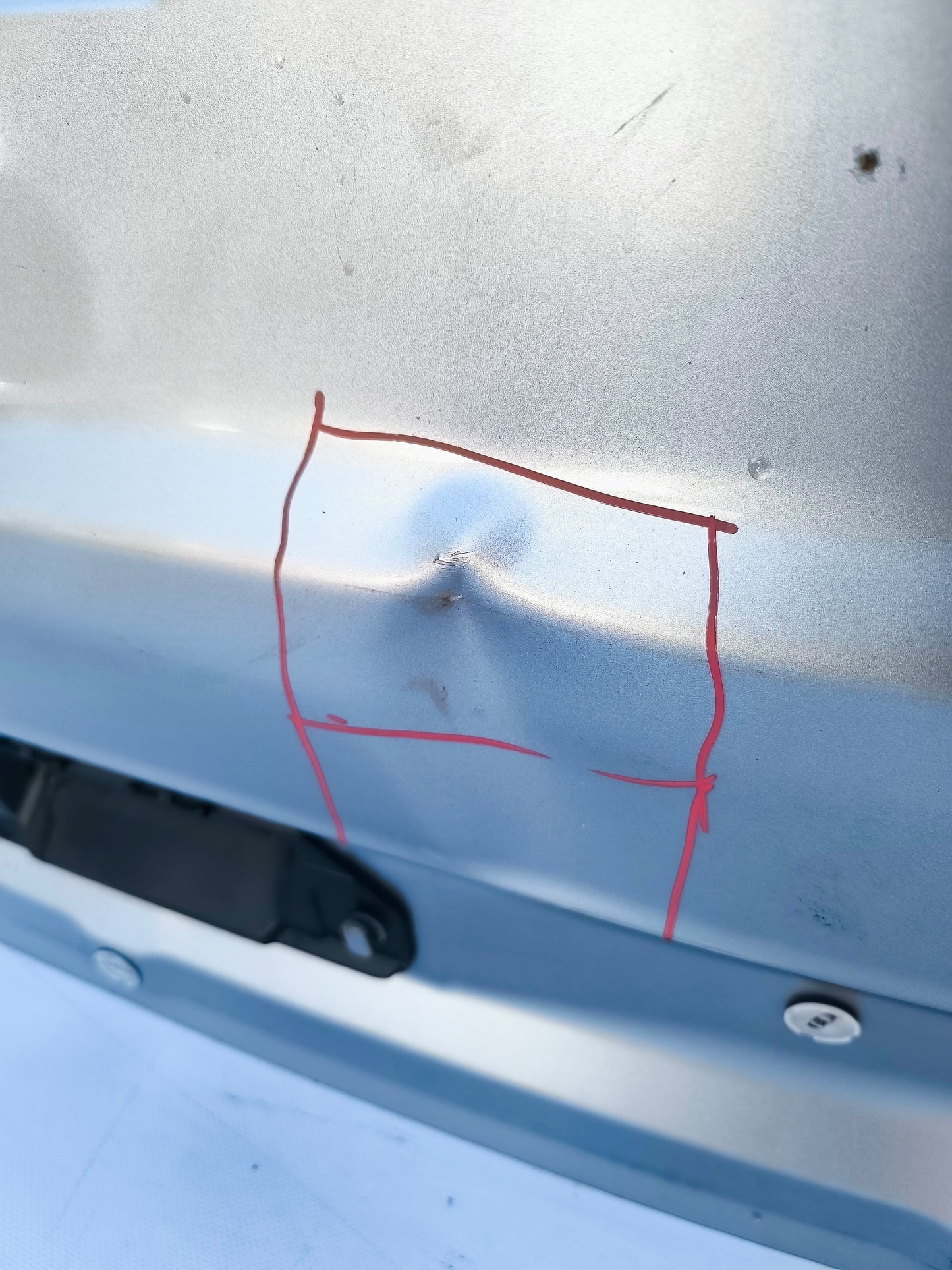 Honda CR-V tailgate year 2007 grey ecoAG6981 has two dents (large cage)