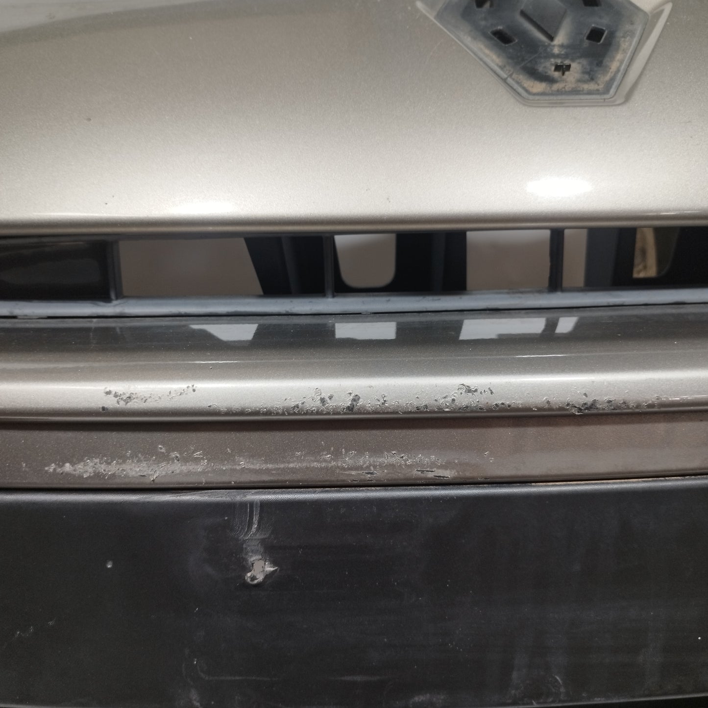Front bumper Renault Clio 2010 ecoAC12044