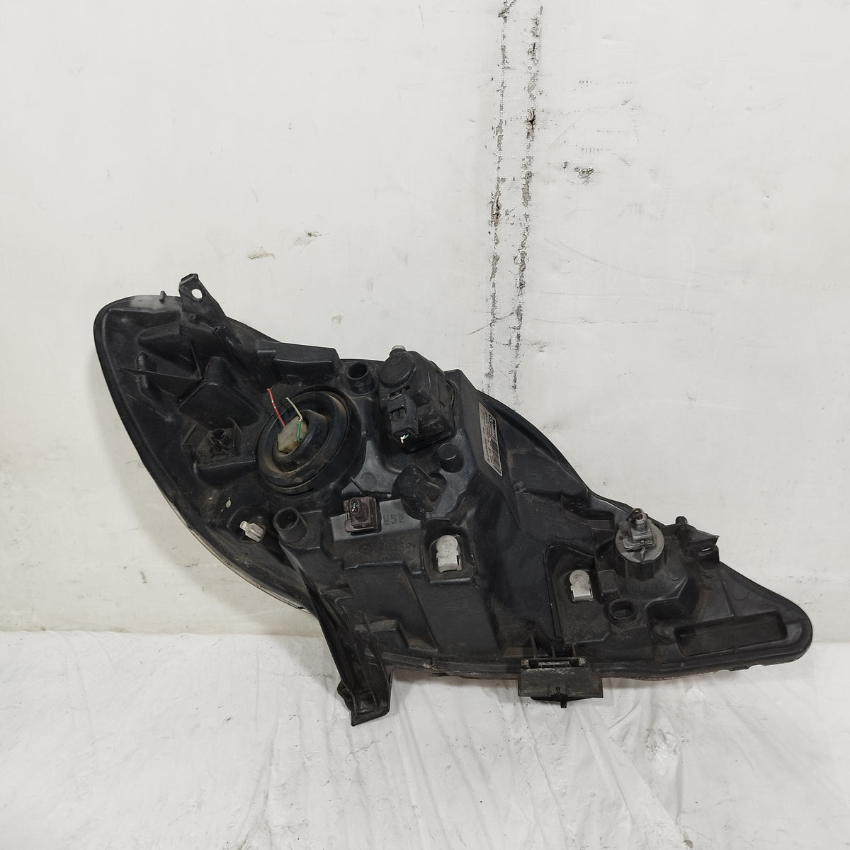 Fanale anteriore sx Peugeot 107 2005-2012 cod: 89032403 ecoAC16769