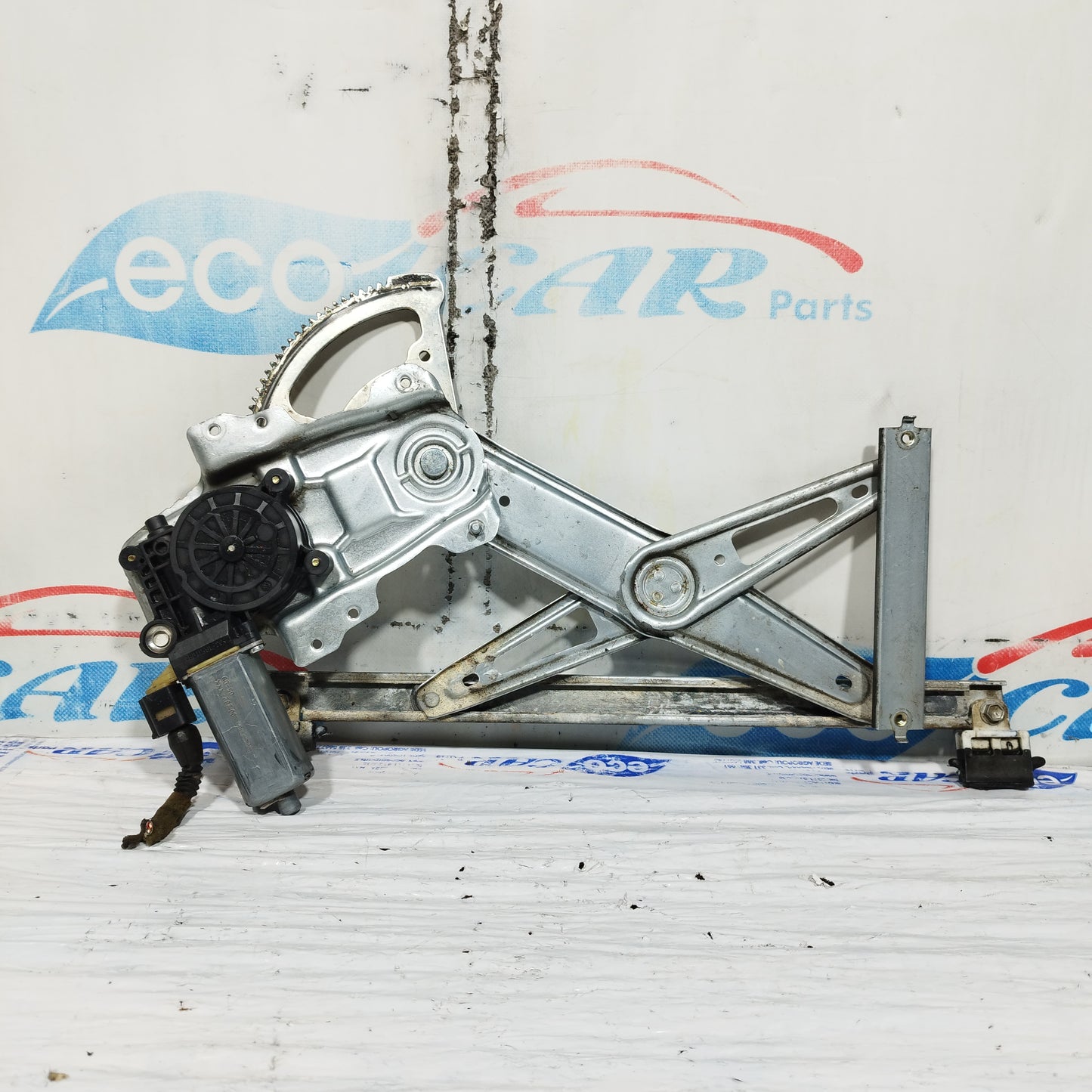 Front left rack Toyota Yaris 2005 Code: 106282XXX ecoAC10628