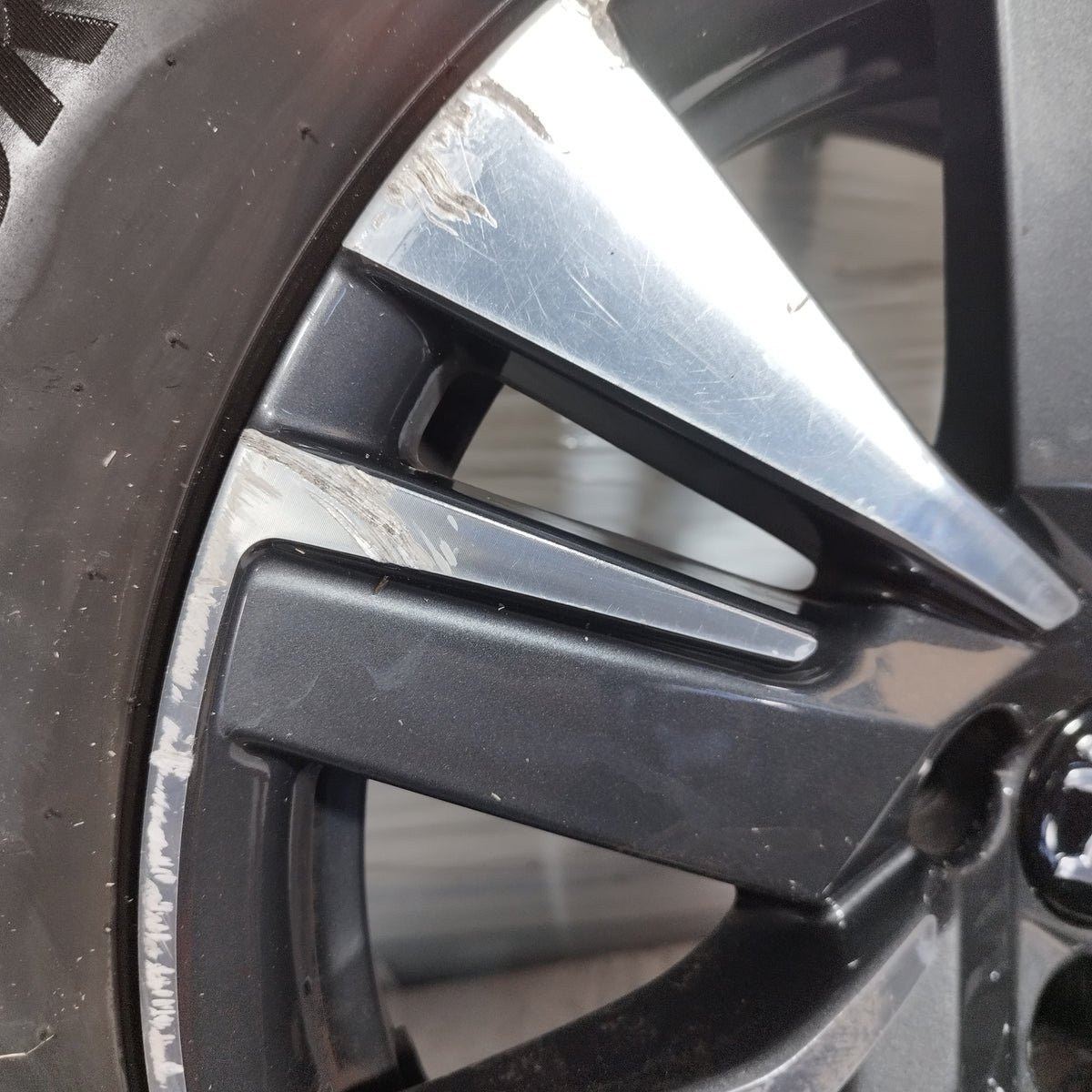 Cerchi in lega con gomme Peugeot 2008 I serie Restyling 2013-2019 ecoAC16911