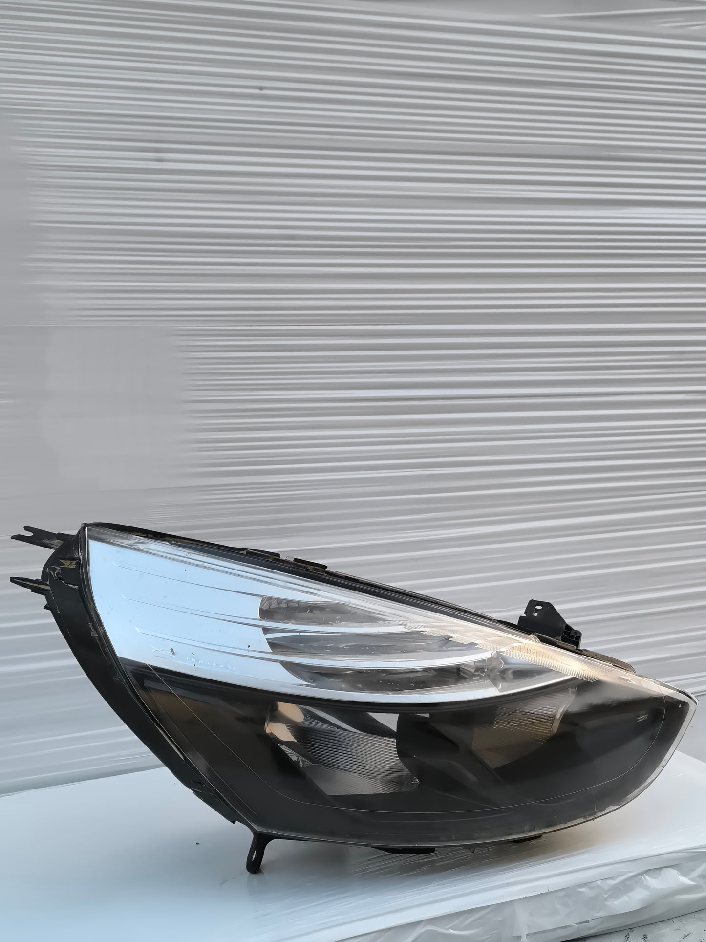 Fanale anteriore dx Renault Clio anno 2015 cod: 010330748 ecoAG7821