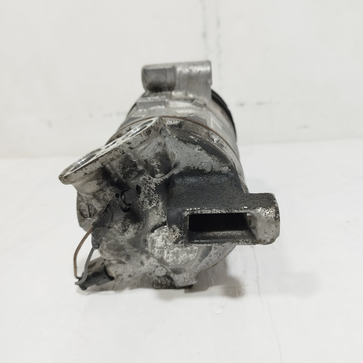 Compressore a / c  Fiat Bravo / Lancia Delta 1.6 MTJ 2008-2014 DENSO cod: 55701201 ecoAC15514