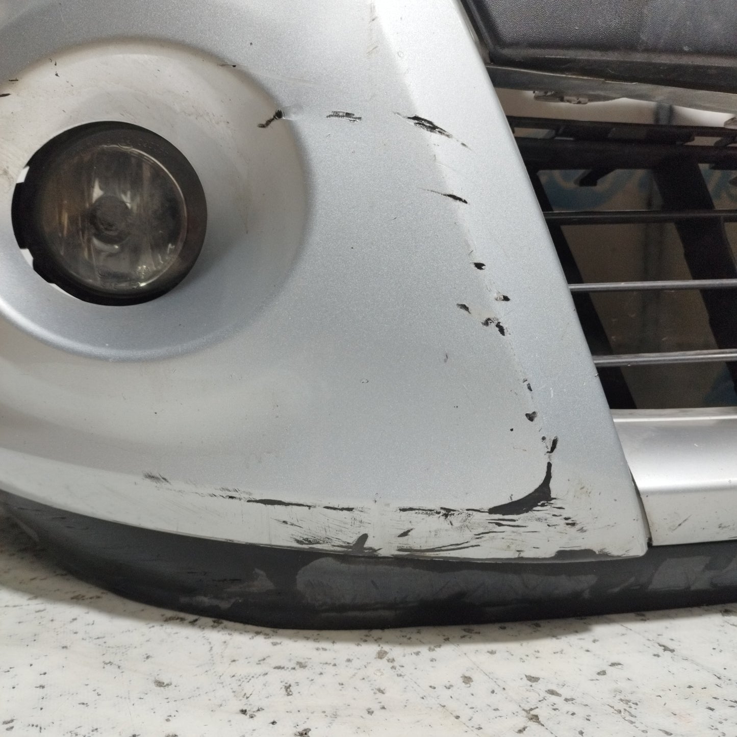 Front bumper silver grey Renault Clio 2010 ecoAC10251