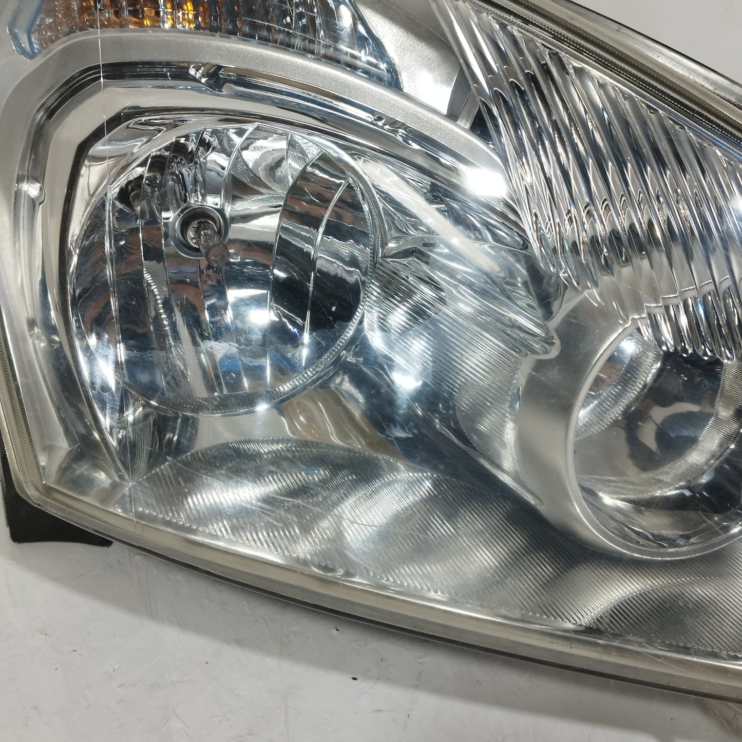 Nissan Qashqai 2009 DEPO Rechter Frontscheinwerfer Code: 08-215-11B8R-M ecoAC13922