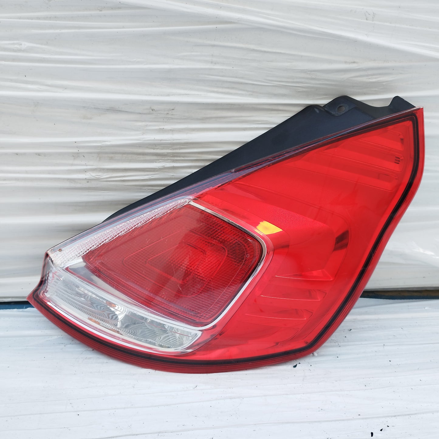 Fanale posteriore dx Ford Fiesta 2010 cod: C1BB-13404-A ecoDM225