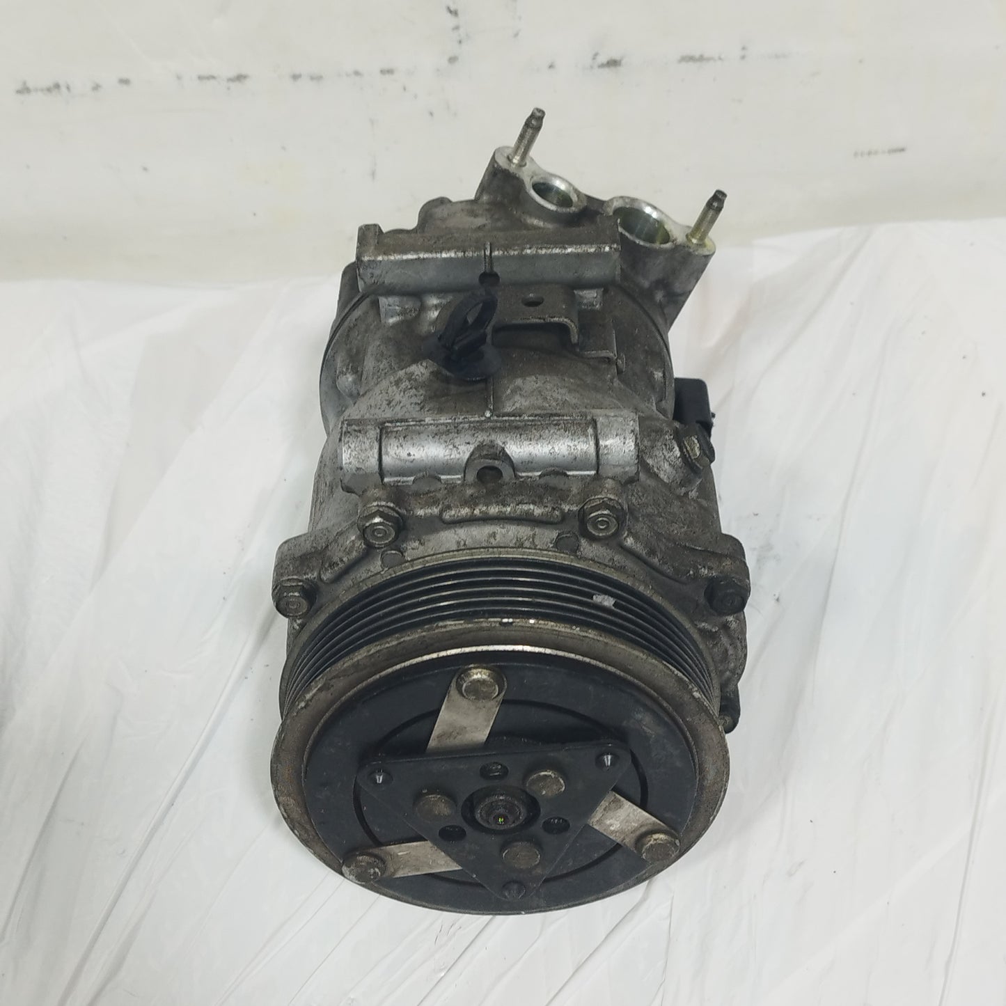 Compressore a / c Citroen C4 Grand Picasso 1.6 HDI 2006-2013 2 pin cod: 9671216780 ecoAC15497