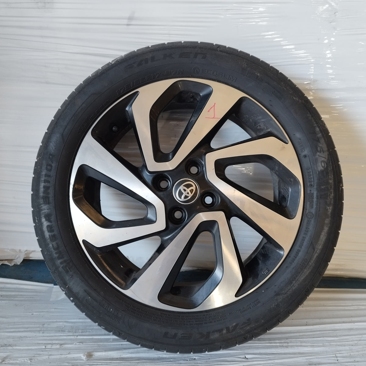 Cerchi in lega con gomme Toyota Aygo X (AB70) 2022-2025 ecoAC17519