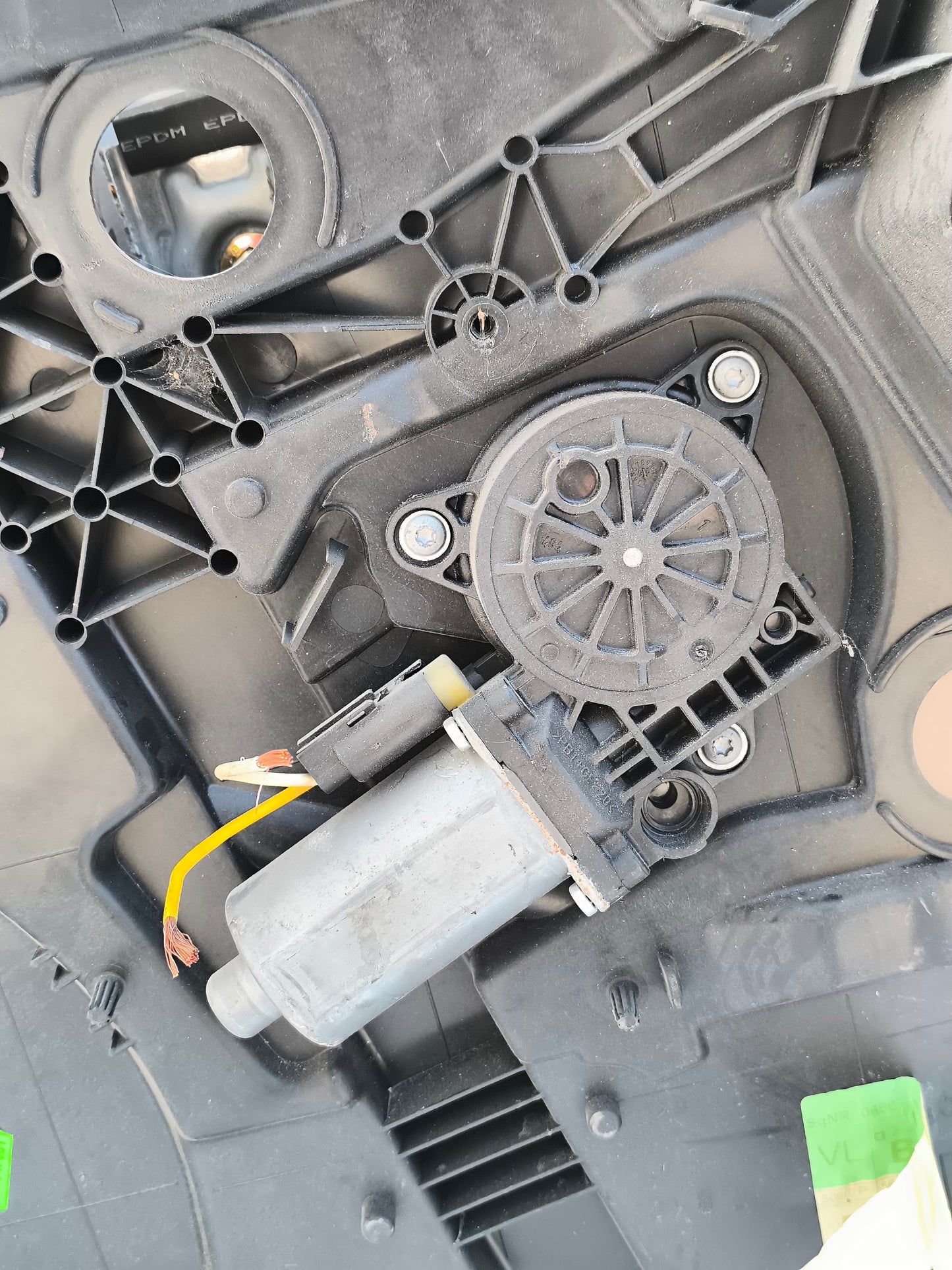 Gepäckträger vorne links Ford Fiesta Baujahr 2003 Teilenummer 2S61-AC45H17-A ecoAG7160